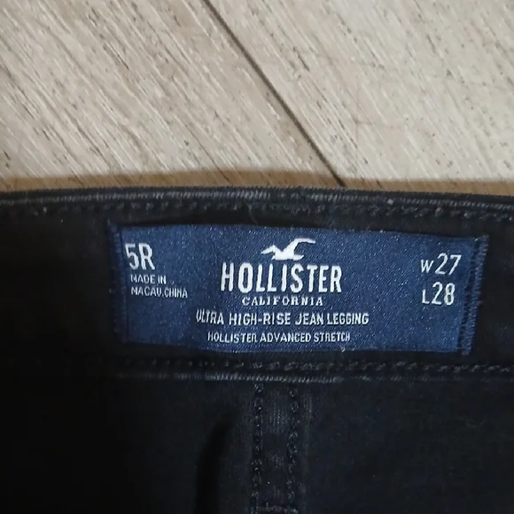 Hollister Black Ultra High-Rise Jean Leggings - Picture 2 of 4